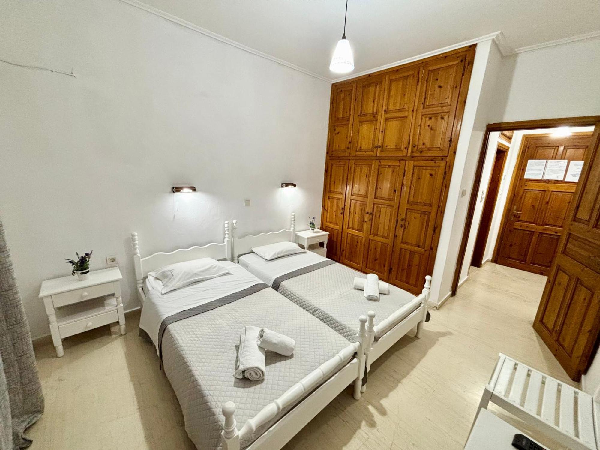Athina Apartments Argassi Extérieur photo
