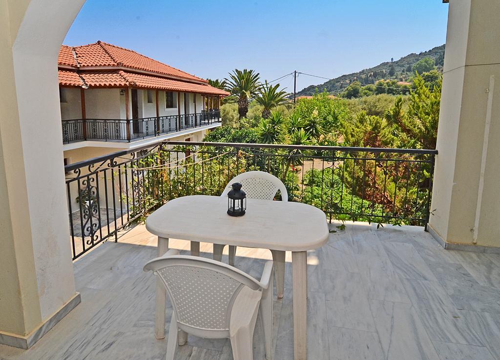 Athina Apartments Argassi Extérieur photo