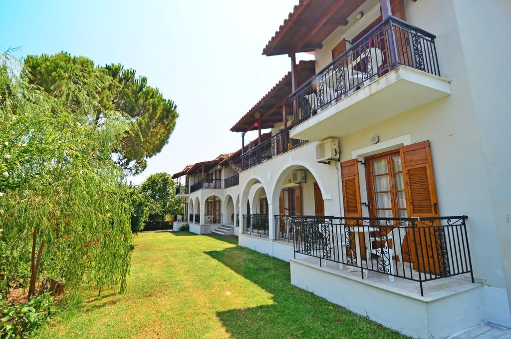 Athina Apartments Argassi Extérieur photo